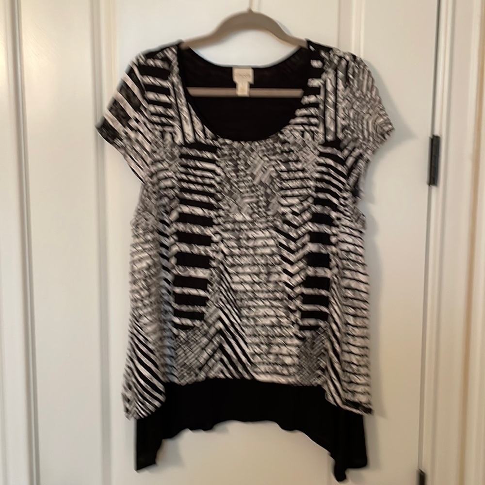 Chico’s size 1 black/white top